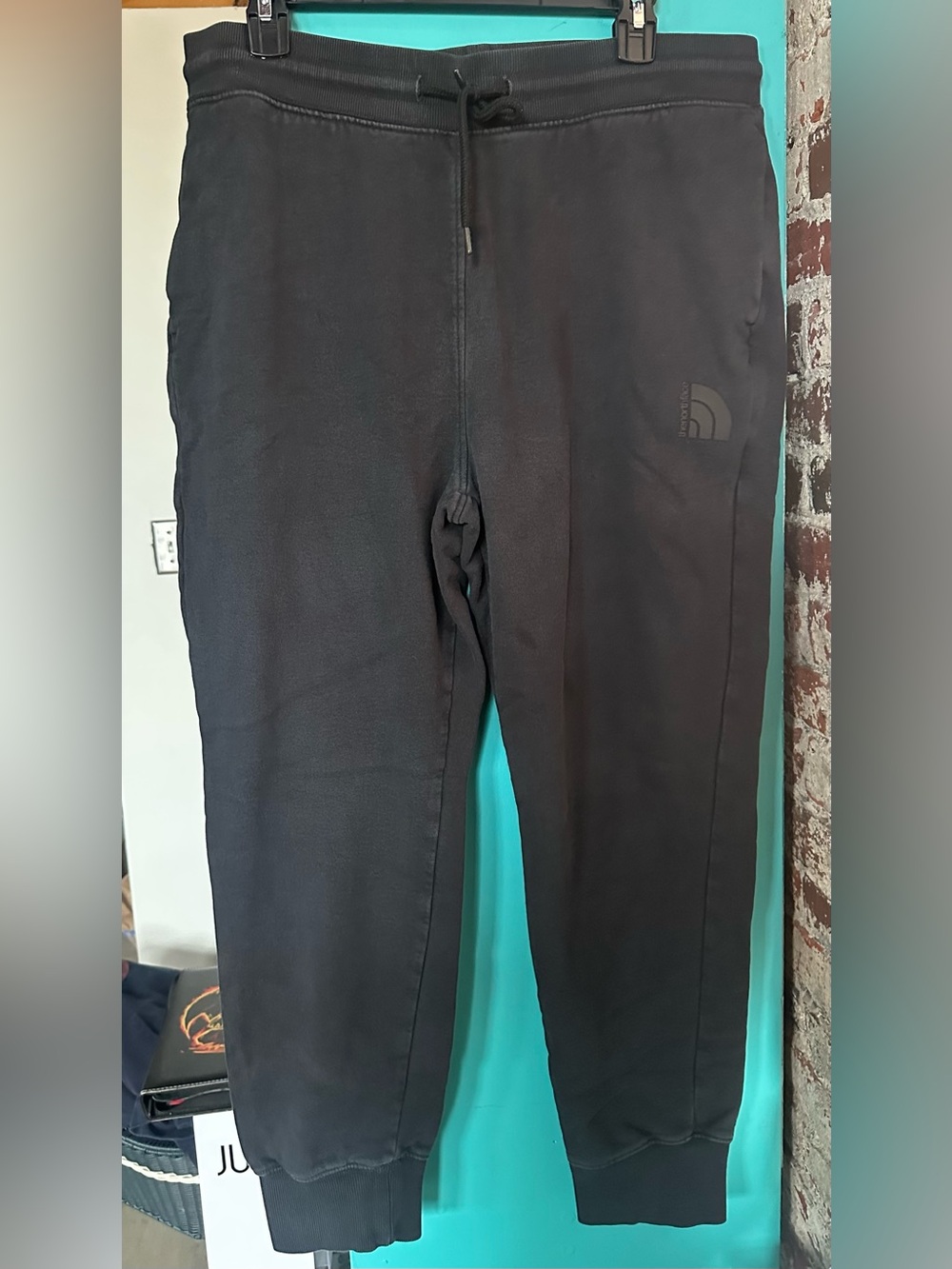 Size M Men’s North Face Sweatpants